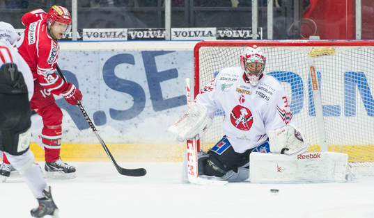 Modos Niklas Nordgren och Vita Hästens Henrik Lundberg