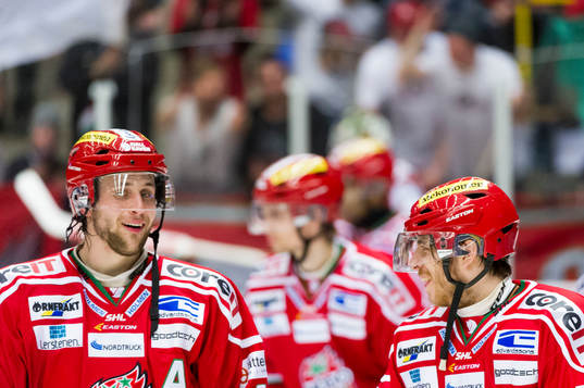 Modos Janos Hari och Oscar Hedman är glada