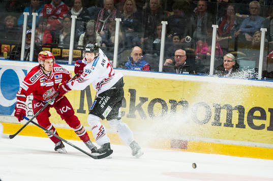 Modos Joonas Lehtivuori kämpar mot Vita Hästens Wilhelm