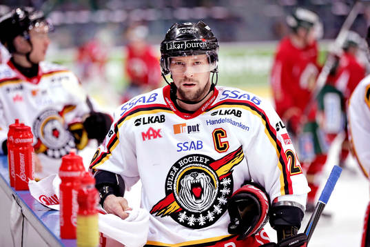 Luleås Chris Abbott värmer upp