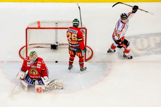 Luleås Lennart Petrell jublar