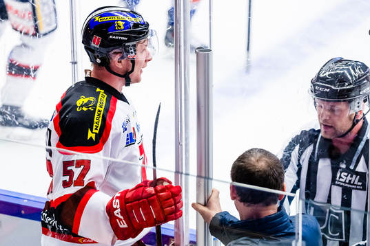 Örebros Johan Motin i utvisningsbåset
