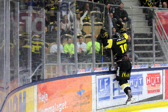 Västerås Erik Andersson jublar