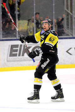 Västerås Robin Jacobsson jublar