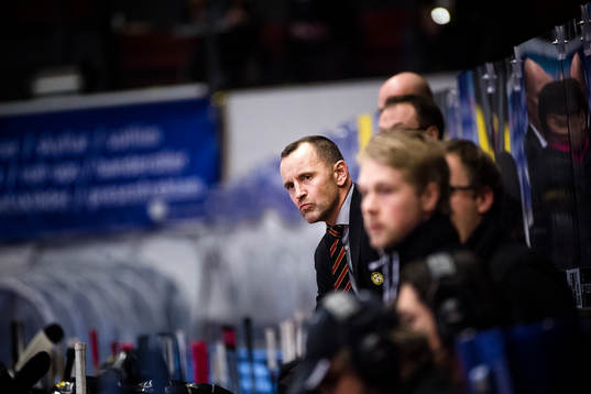 Brynäs tränare Thomas Berglund deppar