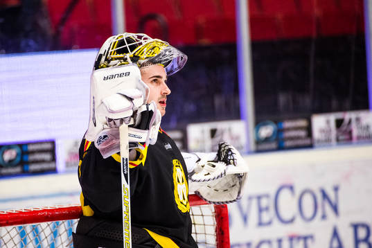 Brynäs målvakt Bernhard Starkbaum deppar