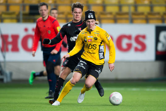 Elfsborgs Simon Olsson och Trollhättans Mattias Wahman