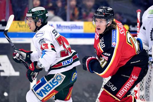 Frölundas Elias Fälth och Luleås Emil Sylvegård
