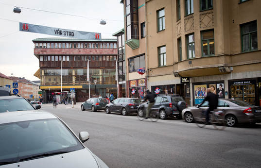 Banderoller centralt i Örebro på Drottninggatan med