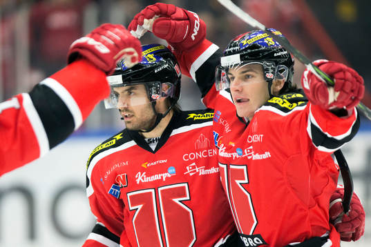 Örebros Martin Johansson och Petr Zamorsky jublar