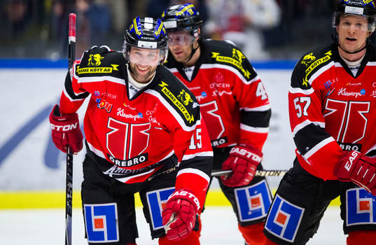 Örebros Henrik Löwdahl gör 3-1 och jublar