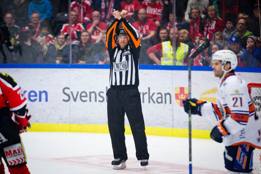 Domaren dömer straff till Örebro