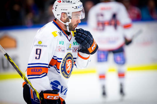 Växjös Josh Hennessy deppar
