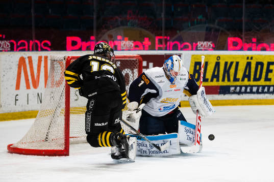 s Marcus Jonsson med ett friläge som Sundsvalls Magnus
