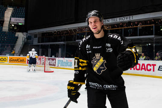 s Daniel Olsson Trkulja jublar