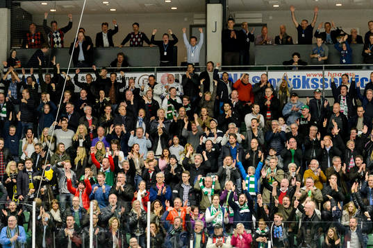 Publiken jublar vid slutsignalen