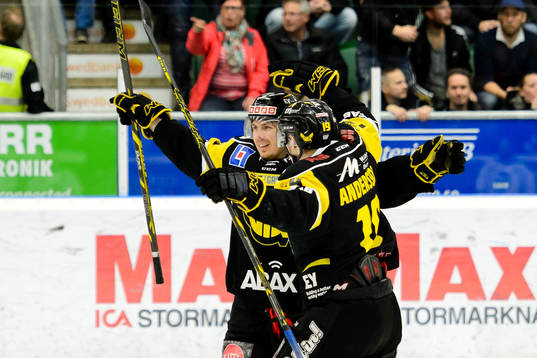 Västerås Nicholas Angell, Erik Andersson (h) firar Eddie