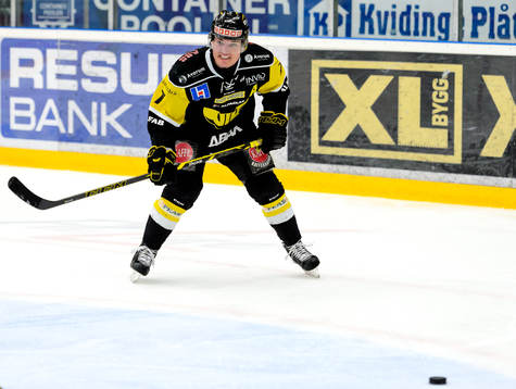 Västerås Nicholas Angell skriker och peppar båset