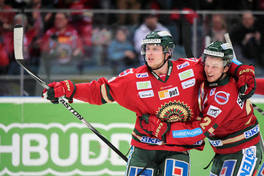 Frölundas Oliver Bohm och Christoffer Ehn jublar