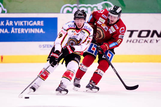 Luleås Johan Forsberg och Frölundas Mikael Wikstrand