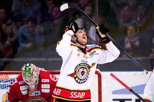Luleås Johan Forsberg firar