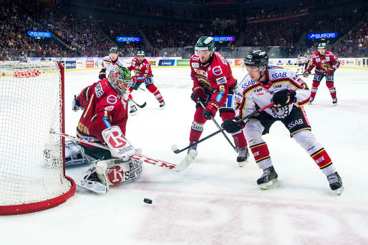 Frölundas målvakt Lars Johansson, Mikael Wikstrand och
