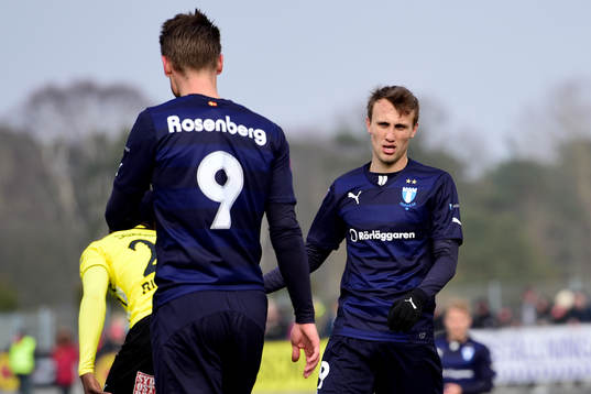 Malmö FFs Markus Rosenberg och Magnus Wolff Eikrem jublar