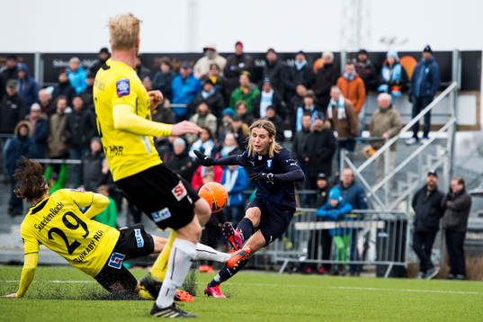 Malmö FFs Pawel Cibicki skjuter in 0-4