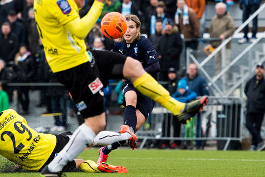 Malmö FFs Pawel Cibicki skjuter in 0-4