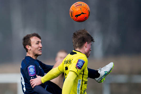 Malmö FFs Magnus Wolff Eikrem och Mjällbys Eric