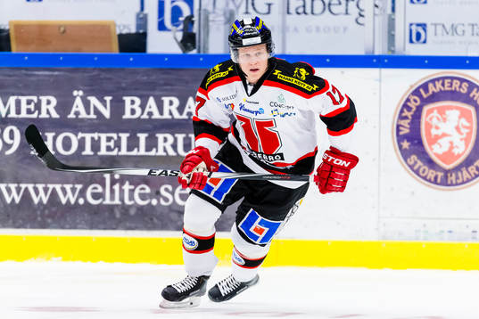 Örebros Daniel Viksten värmer upp