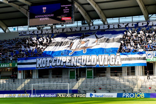 IFK Göteborgs tifo innan semifinalen i Svenska Cupen