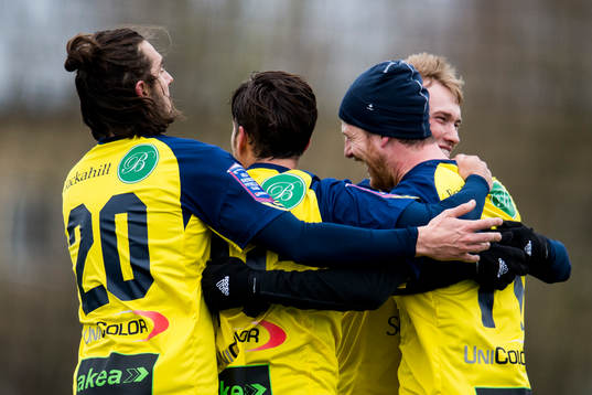 Ängelholms Björn Westerblad (h) jublar med sina