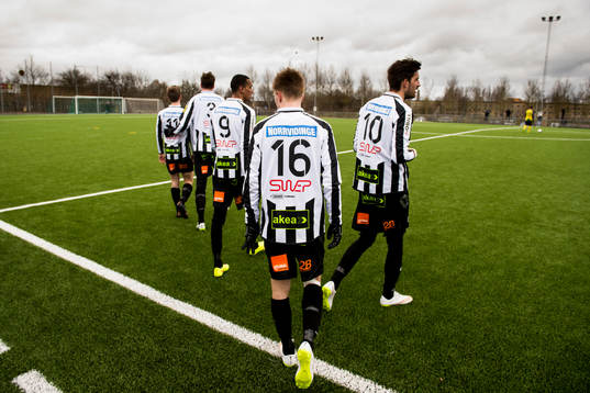 Bläddra bland fler bilder av Fotboll, Träningsmatch, Landskrona - Ängelholm