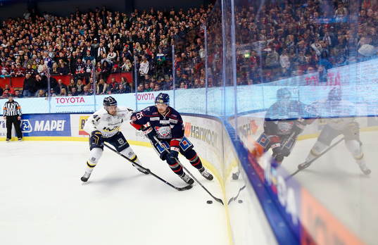 s Chris Campoli, Linköpings Johannes Salmonsson