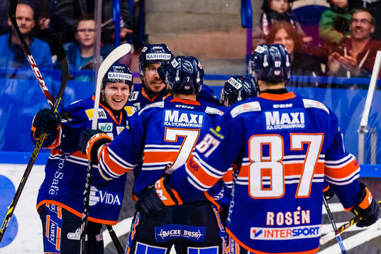 Växjös Tuomas Kiiskinen jublar