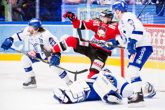 Stökigt framför Leksands målbur