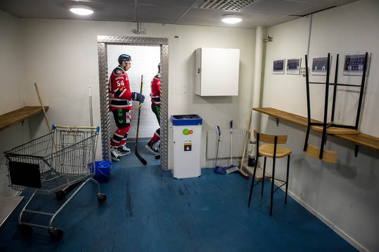 Malmö Redhawks Fabian Brunnström före ishockeymatchen i