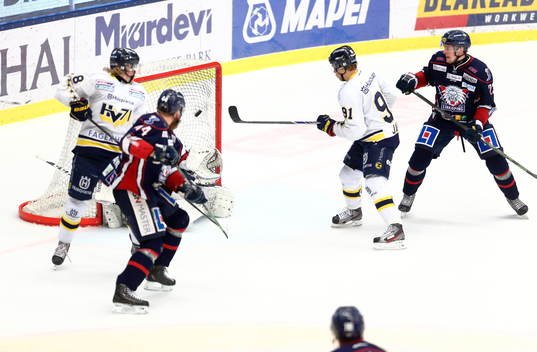 s Chris Campoli förbi skymd Linköpings David Rautio
