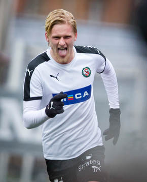 Örebros Karl Holmberg gör 2-0 och jublar
