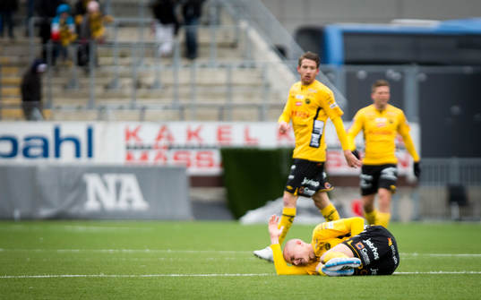 Elfsborgs Sebastian Holmén ligger ner och har ont