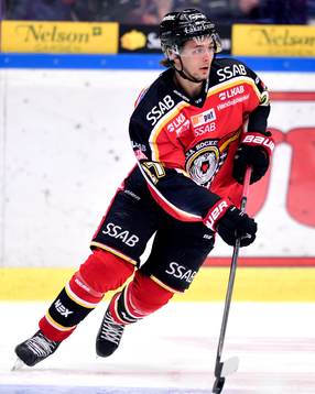 Luleås Daniel Zaar med pucken