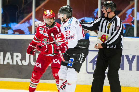 Modos Donald Brashear bråkar med Albin Lorentzon
