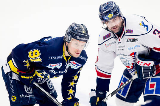 s Andreas Jämtin mot Linköpings Kent McDonell