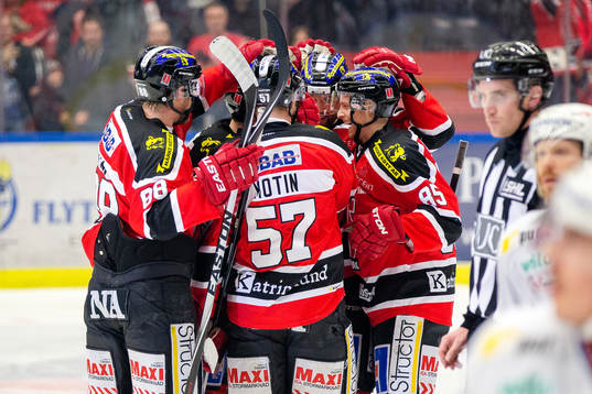 Örebros Kalle Olsson jublar