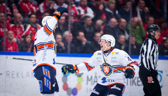 Växjös Noah Welch gör 1-2 och jublar Växjös Rhett