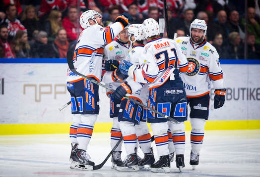Växjös Noah Welch gör 1-2 och jublar Växjös Rhett
