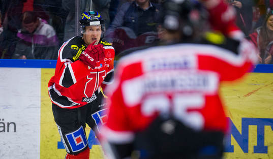 Örebros Mikko Lehtonen gör 2-2 och jublar