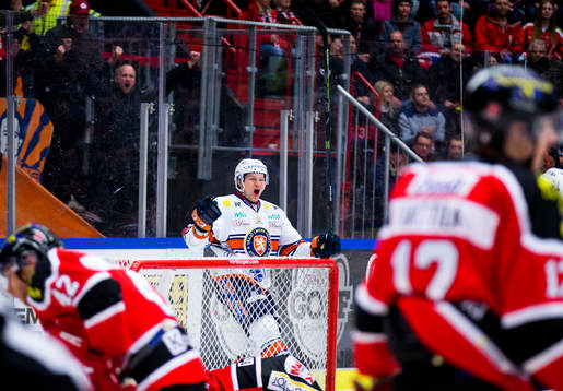 Växjös Rhett Rakhshani jublar vid 3-3