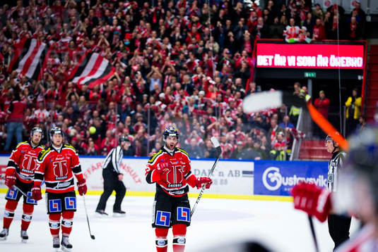 Örebros Henrik Löwdahl gör 4-3 och jublar